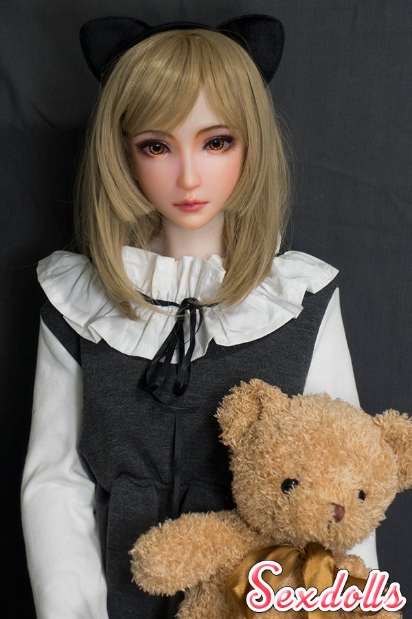 ElsaBabe シリコン人形